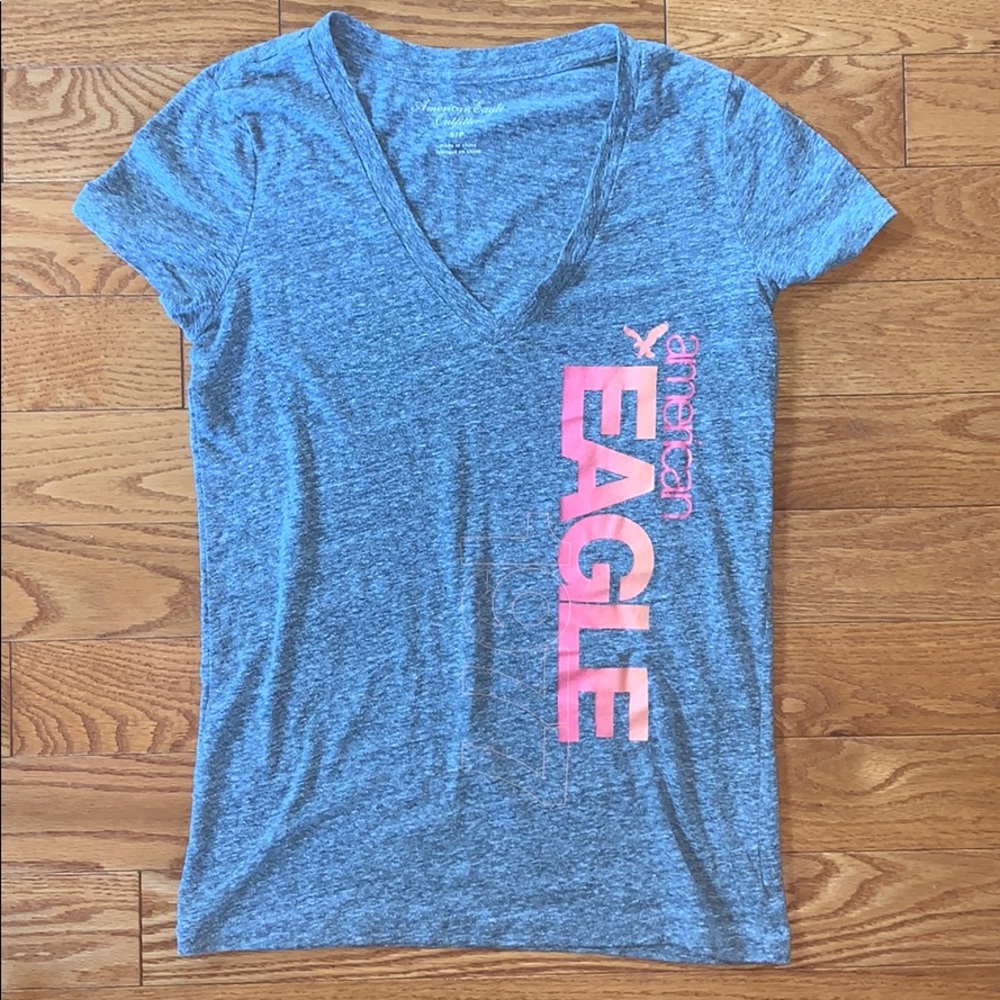 american Eagle grey t-shirt v neck